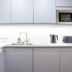 Stylish City-centre - Sleeps 4 - Лідс
