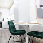 Апартаменти Stylish City-centre - Sleeps 4 - Лідс