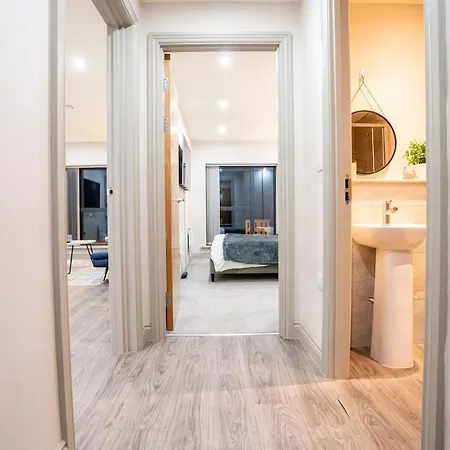 Stylish City-centre - Sleeps 4 -