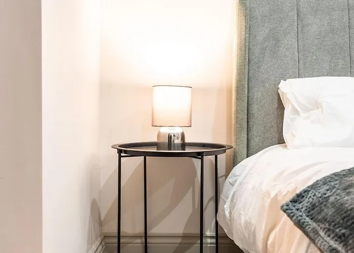 Stylish City-centre - Sleeps 4 - Апартаменти *