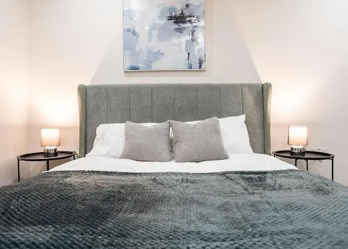 Stylish City-centre - Sleeps 4 - Апартаменти